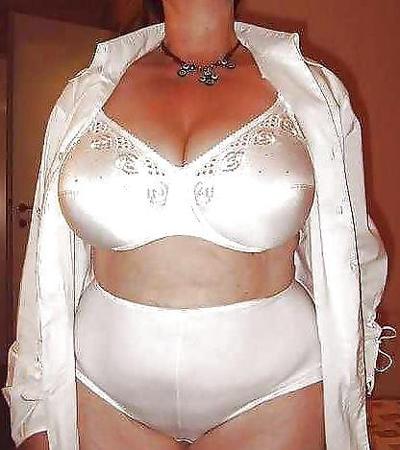 23P Chunky tits in bra 14