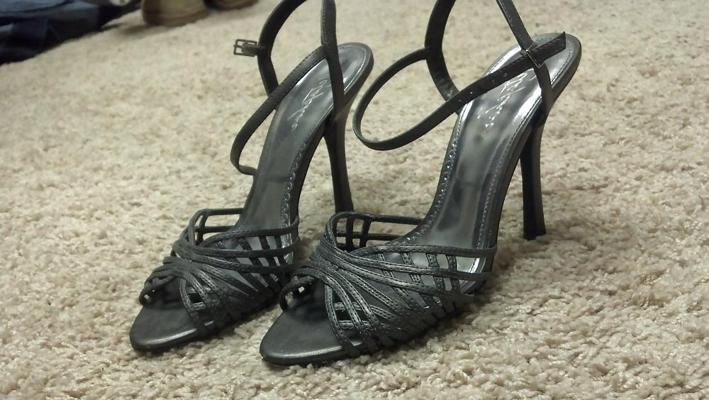 25P House Sitting (My Neighbors Shoe Collection!)