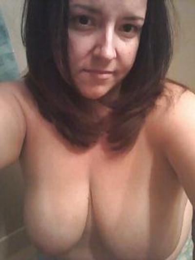 10P Who else fucked or has pics or her