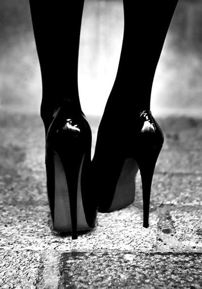 12P Classic film noir stlye heels and stockings....