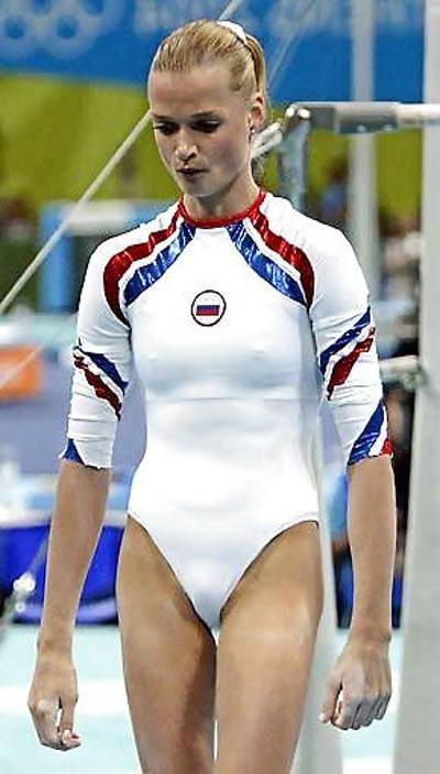 25P Sportlich Ups, Camel Toe, Nip Slips, Tight 2