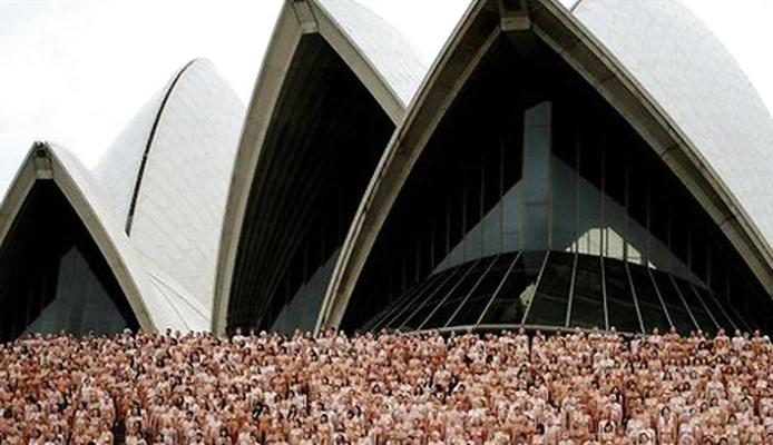25P Spencer Tunick - Sydney Opera House