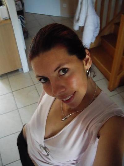 10P French Milf Laetitia's Face Pics
