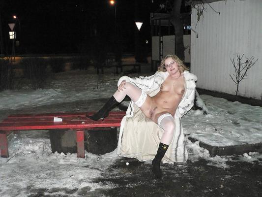 13P MILF in public