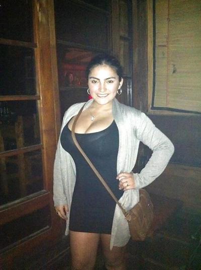 21P Femme cubaine : Maria