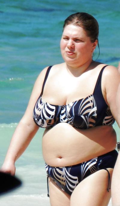 25P Beach milfs and grannies