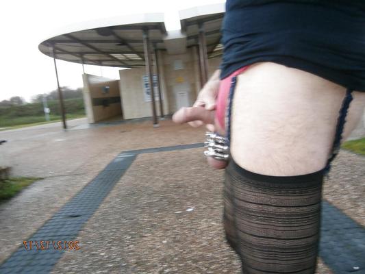 11P Publi sexe exhib cock masturbation outdoor handjobs