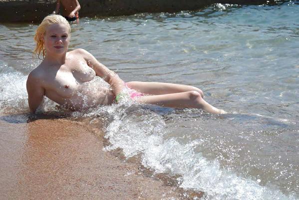 25P The beach 139