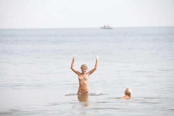 19P Beach Beauties 008 - Two Girls havin Fun