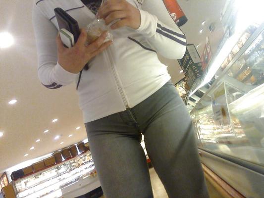 16P Fotze frisst Hose - Cameltoe