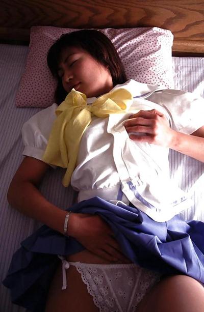 25P Japanese young girl NAORI