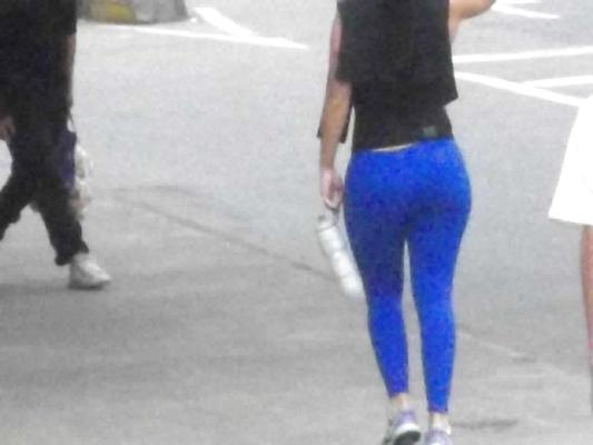 13P Cul dans la rue