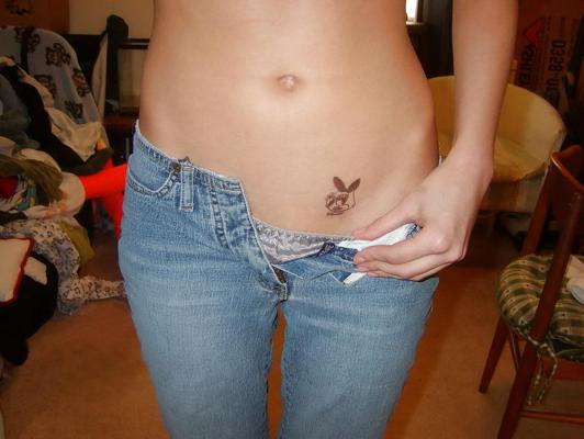 25P Nice Brunet cets all dirty for the camera..:D