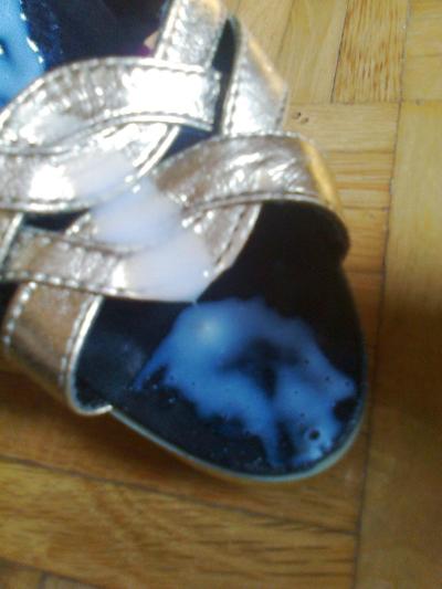 14P Tacones peep toe dorados