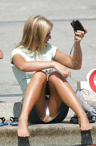 25P Flashing and upskirkt of slut bitch