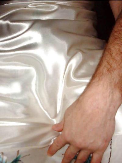 25P Withe Satin and Satin Lined Skirt