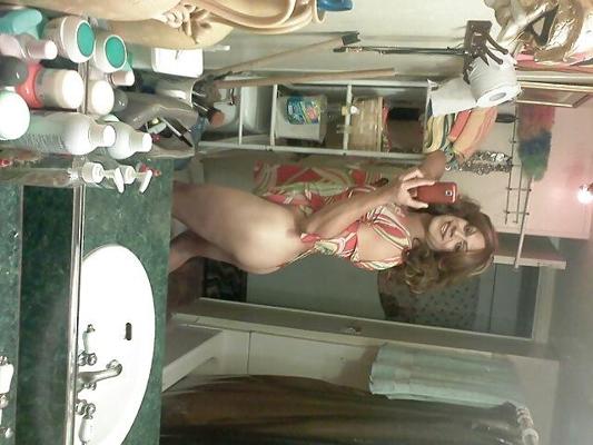 14P Gay Cuban sends me pictures