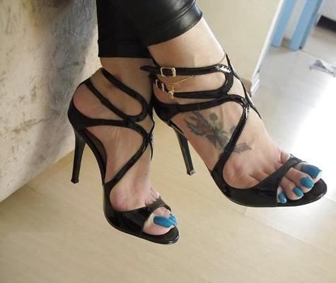 25P Deusa Grazi sexy toes