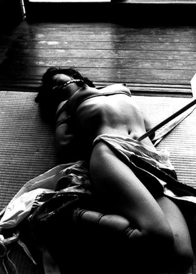 10P Japanese woman bondage 