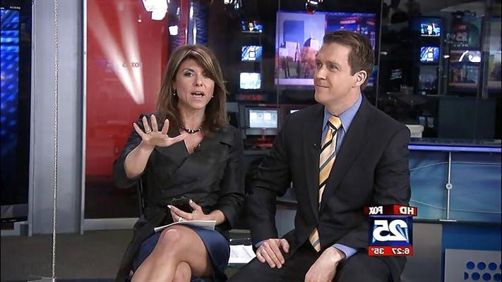 19P Maria Stephanos Sexy Beine