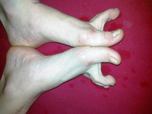 10P Karina 's Feet - Foot model spreads long flexible toes