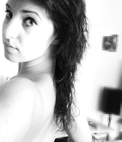 9P Moi non nue