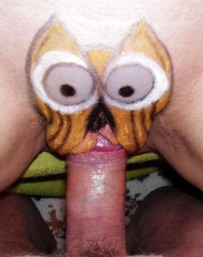 16P Sexy painted pussy!