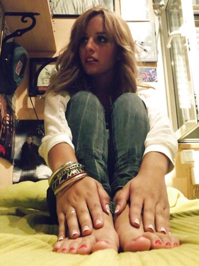 14P Sexy girls with sexy feet #1