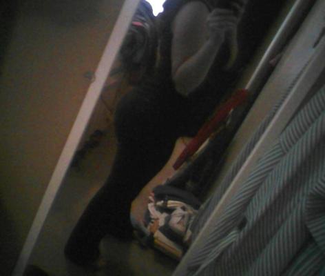 25P Nice Round Ass on Her