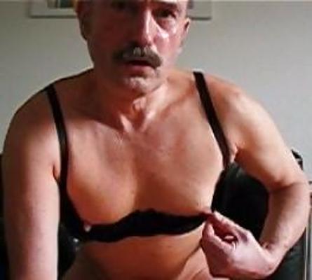 7P Milky tits in shelf bra
