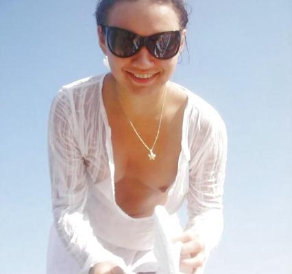 20P Downblouse & Nipple Slip 14