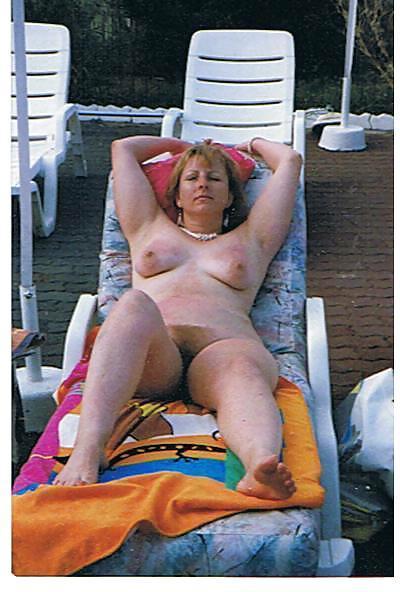 4P Caroles hairy cunt and the massage