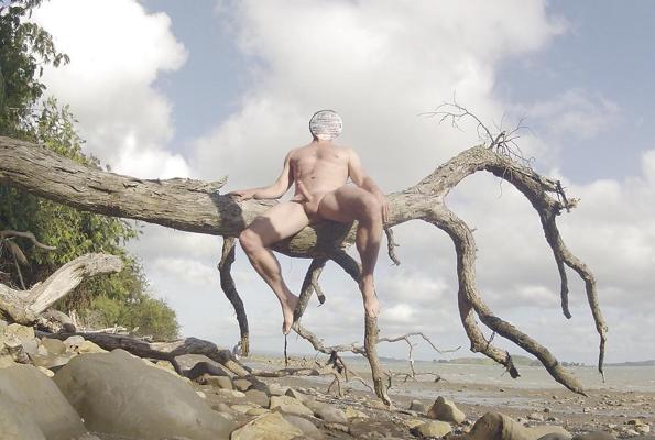 12P Somebody come and use my naked body at the beach!!!
