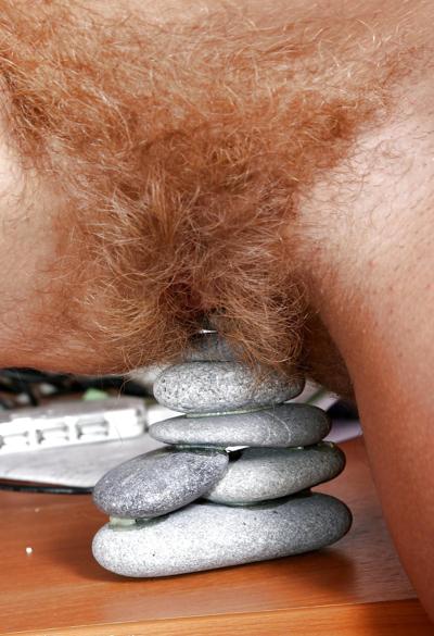 25P Naturally Wild Pussy Bush