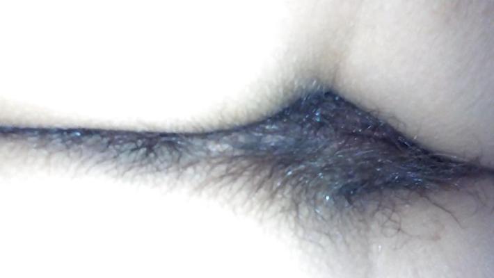 6P Plus de ma femme - chatte poilue par derrière