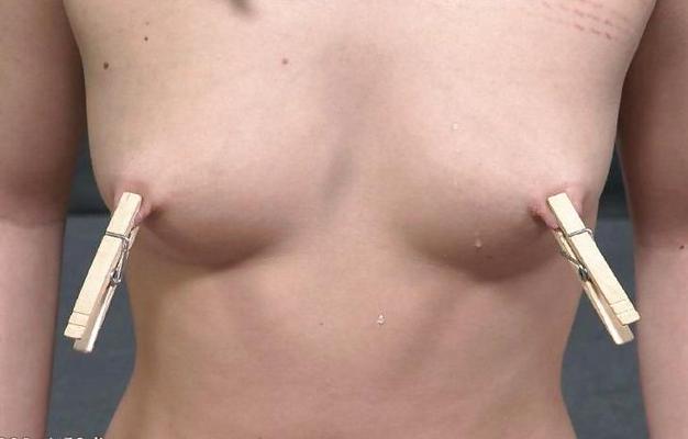 10P Trouvé sur le Net, pas le mien. SEINS
