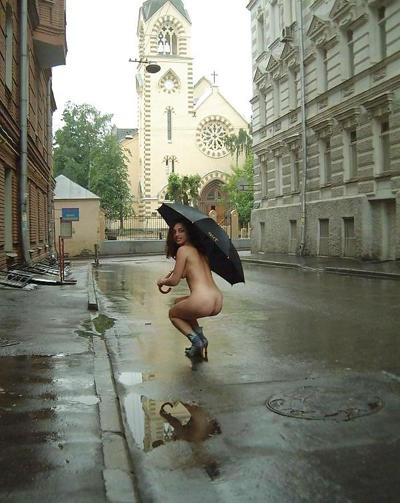 15P Nude Jewish Girl Walking In Streets