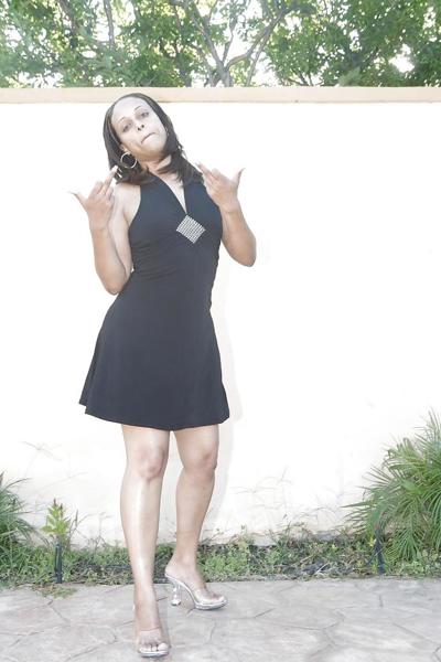 16P HORNY BLACK HOUSEWIFES 6