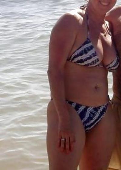 4P Milf in a bikini