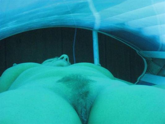 22P Solarium babe's