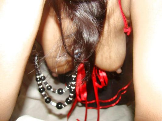 25P Housewife sexy boobs