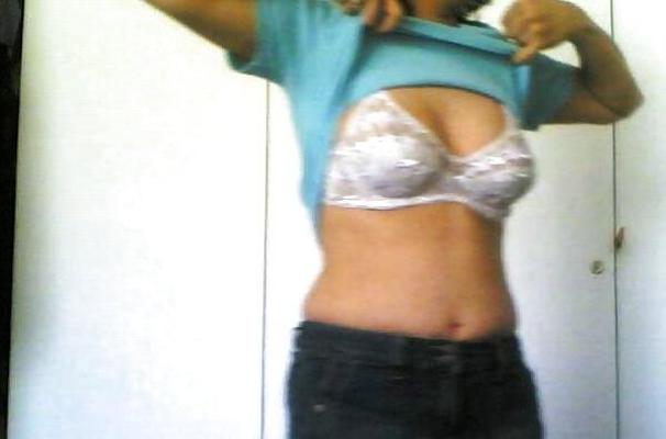 9P Flashing Tunisian girl 