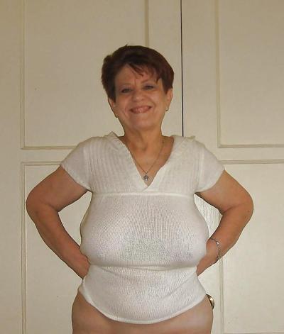 23P She forgot her bra 32.