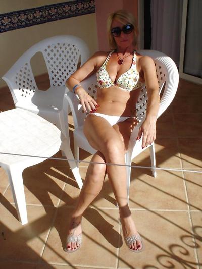 8P Italian women: cinzia