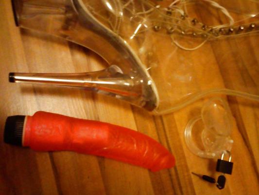 7P Keuschheit, Stiefel,Dildo...Spaß