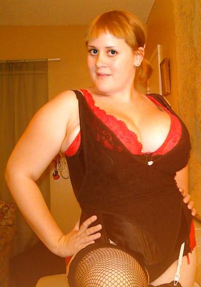 25P Amazing Busty Nerd Girl Wants to Steal Your Comics