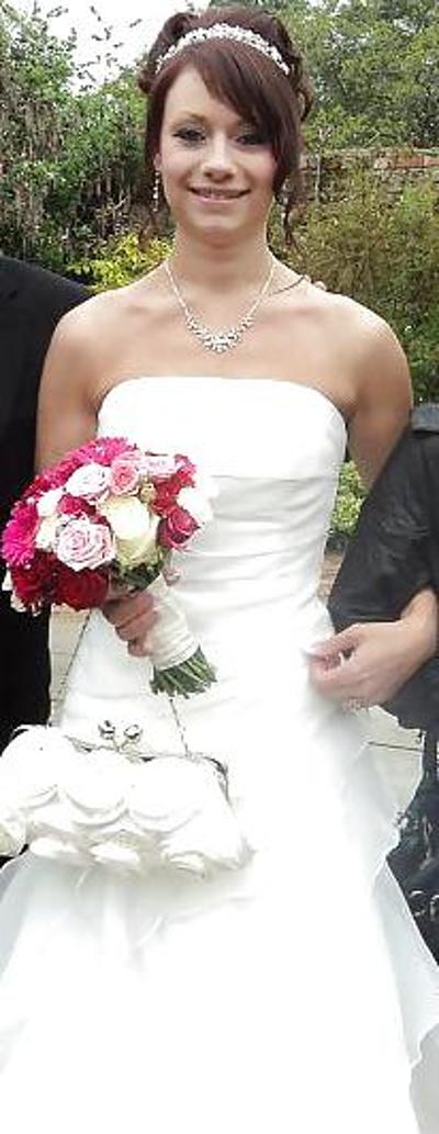 4P Bride sucking on a cock