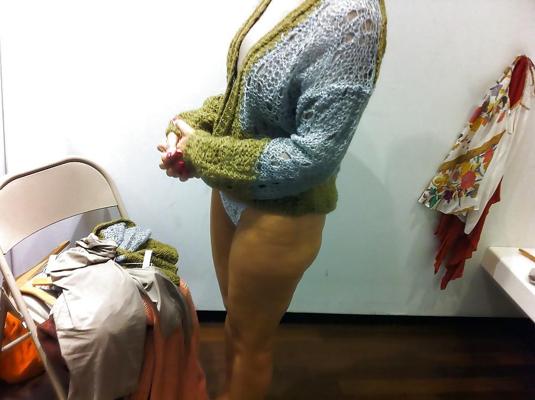 14P Tunisian girl spied in changing room