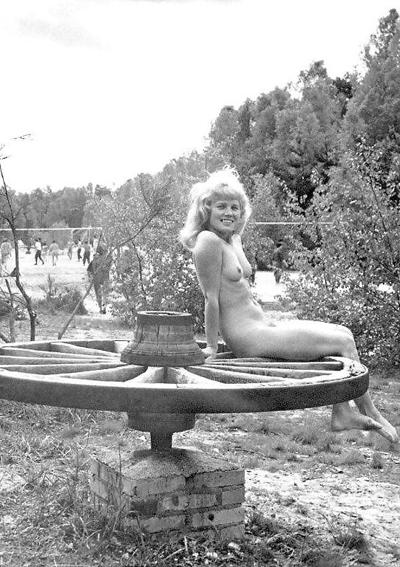 20P Vintage nudist 4.