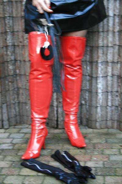 8P Dutch mature shows high heels and boots